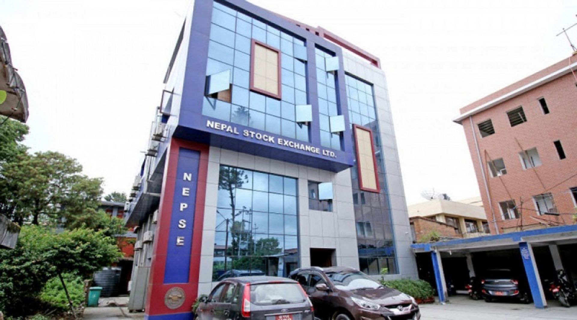 तीन कम्पनीको सेयर दोस्रो बजारमा सूचीकृत, कतिमा खुल्यो पहिलो कारोबार?